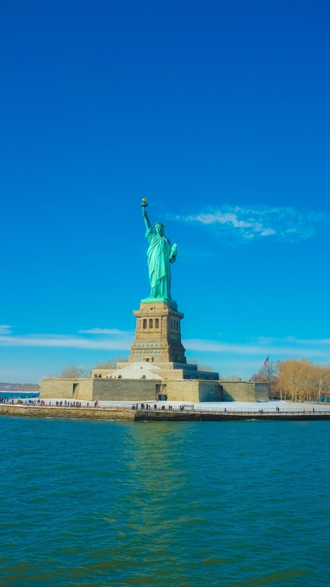 Statue of Liberty iPhone XR Wallpaper