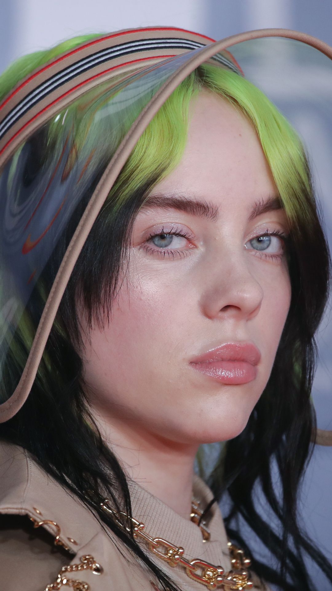 Cool Billie Eilish iPhone Lock Screen Wallpaper