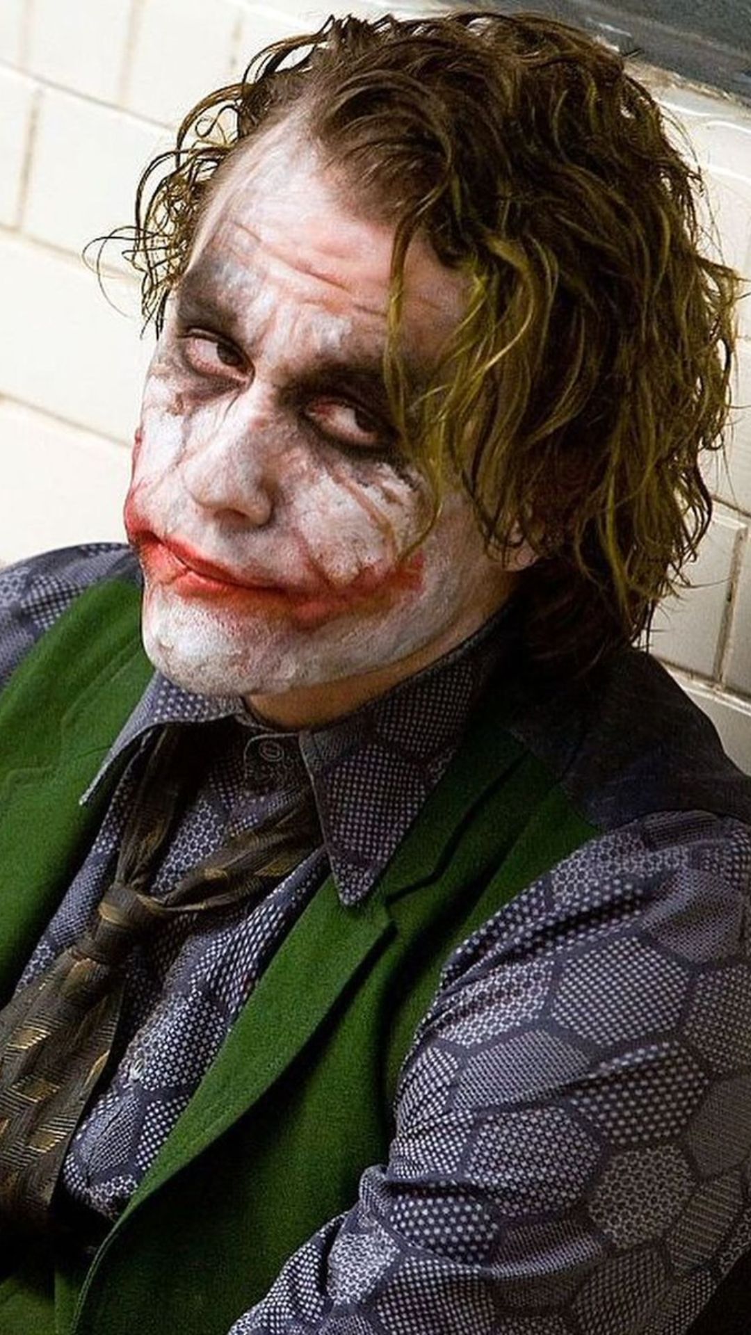 Joker Heath Ledger iPhone Lock Screen Wallpaper