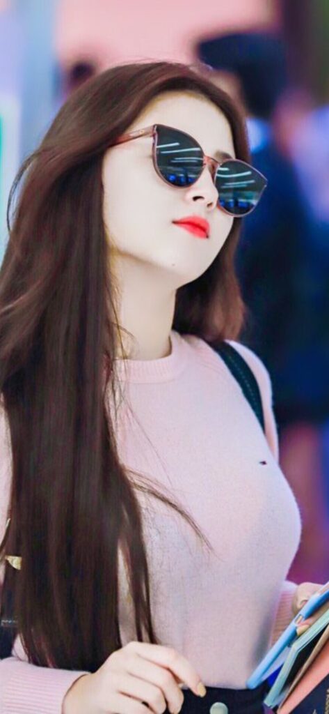 Nancy Momoland Wallpaper 4k For iPhone