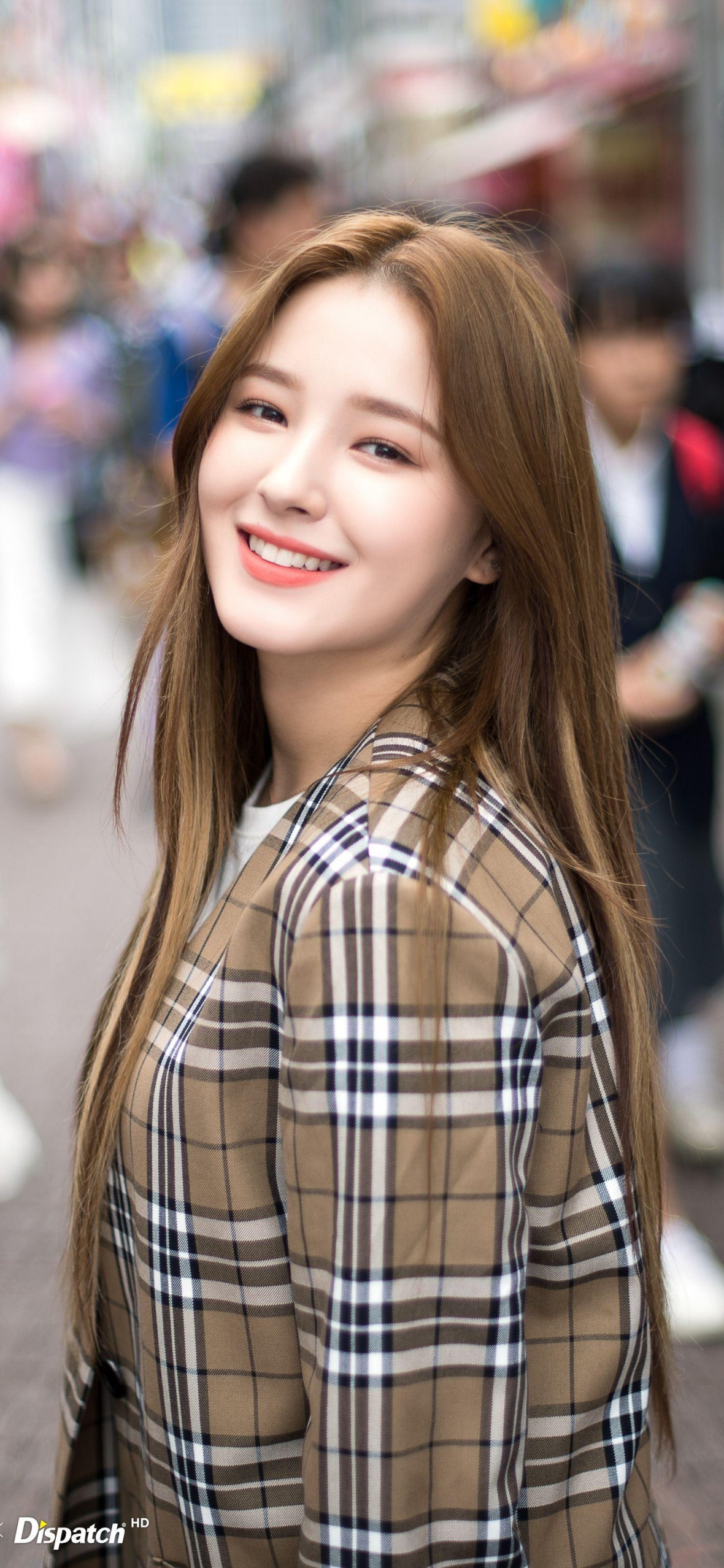 Nancy Momoland Wallpaper iPhone 12