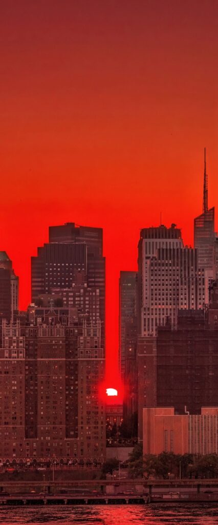 Manhattanhenge Wallpaper For iPhone 14