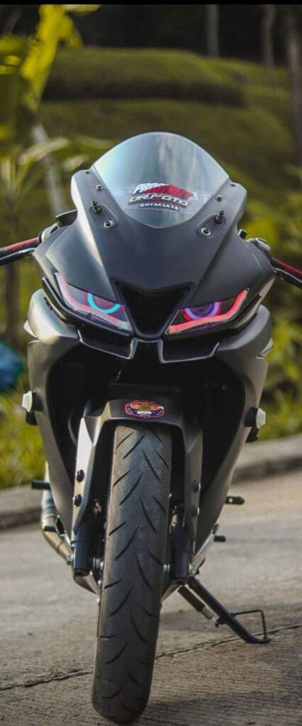 Yamaha R15 Wallpaper For iPhone 12