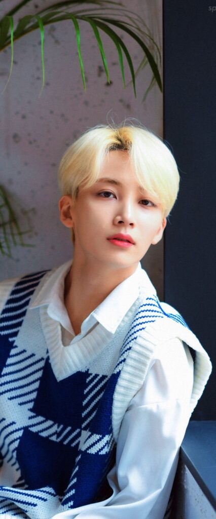 Yoon Jeonghan iPhone Lock Screen Wallpaper