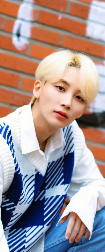 Yoon Jeonghan iPhone Wallpaper