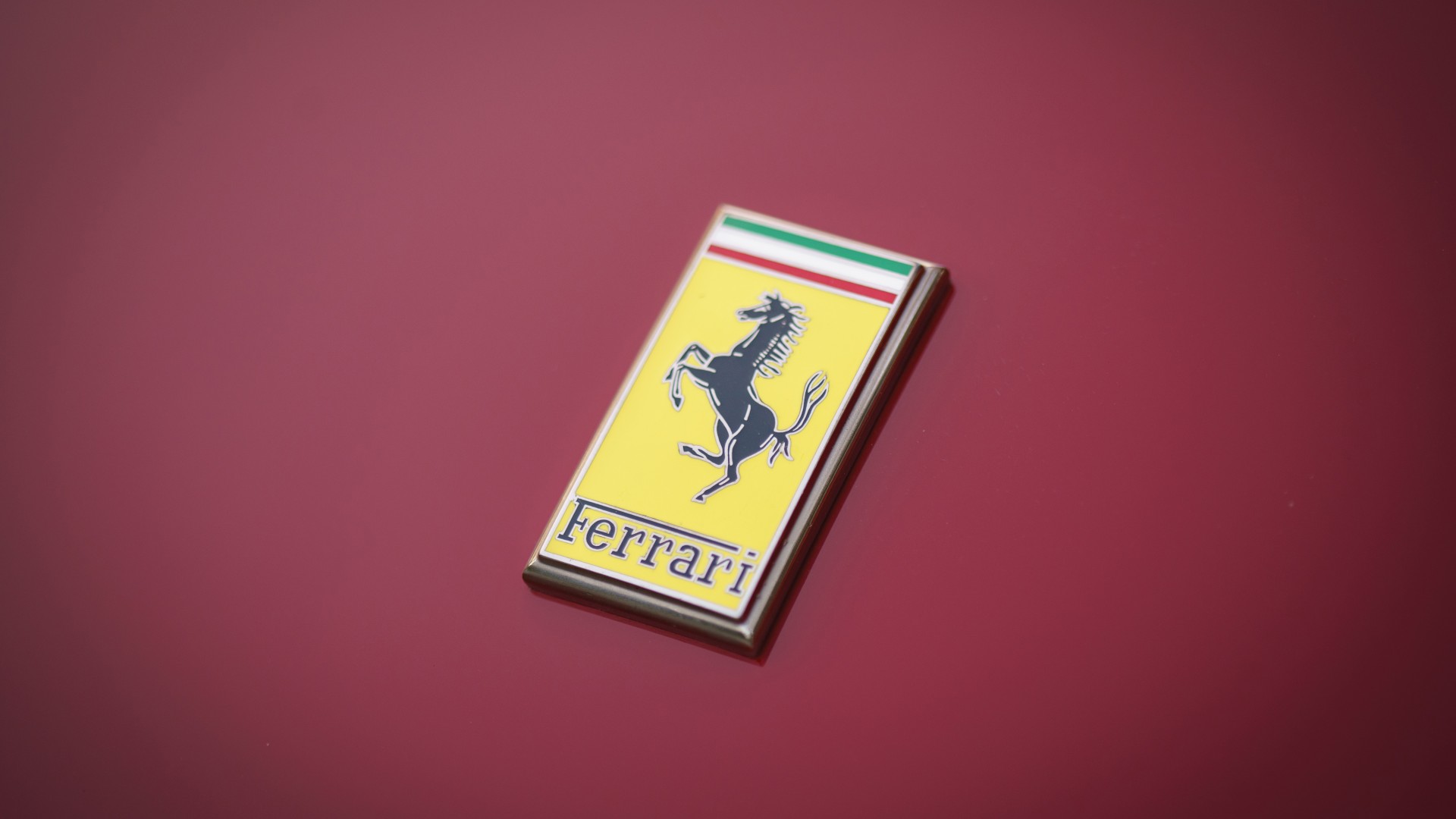 Ferrari Logo Wallpaper Pc