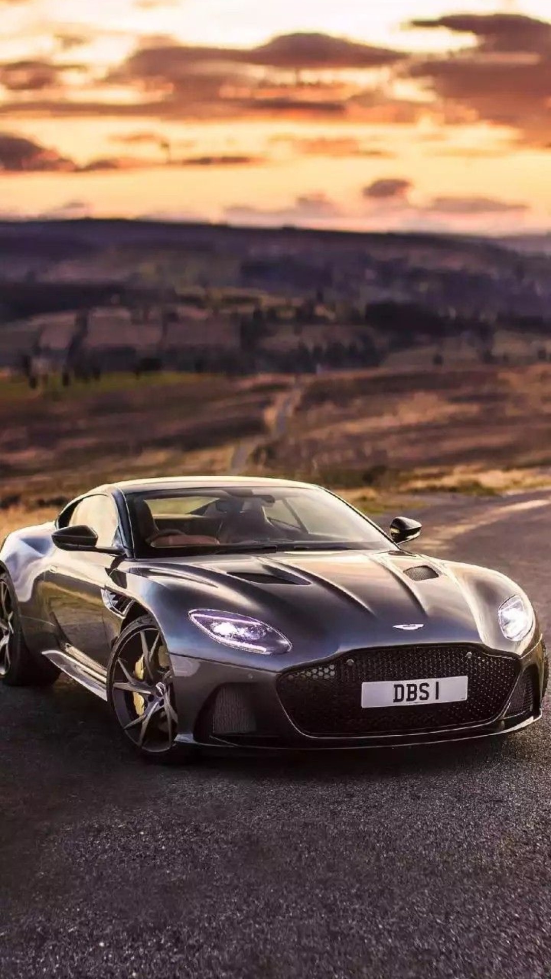 Aston Martin Vantage Pictures