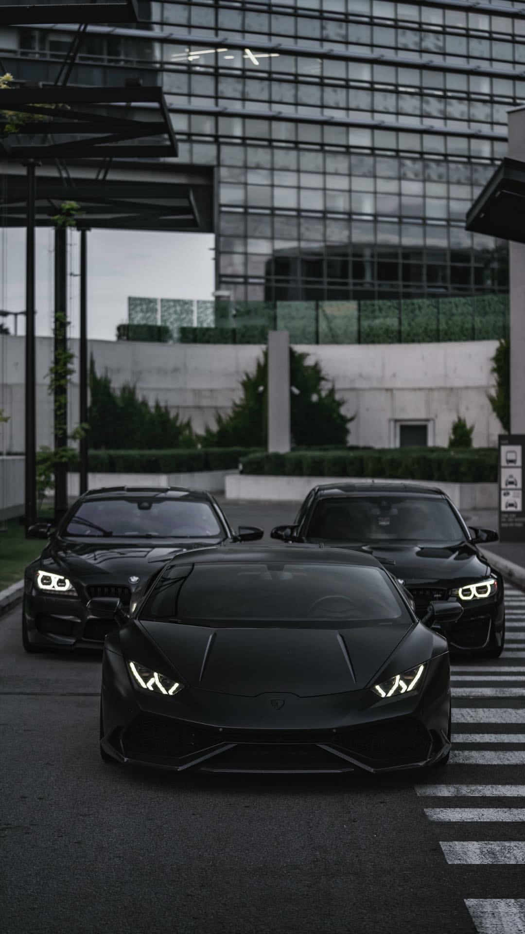 Black Cars Homescreen Wallpaper