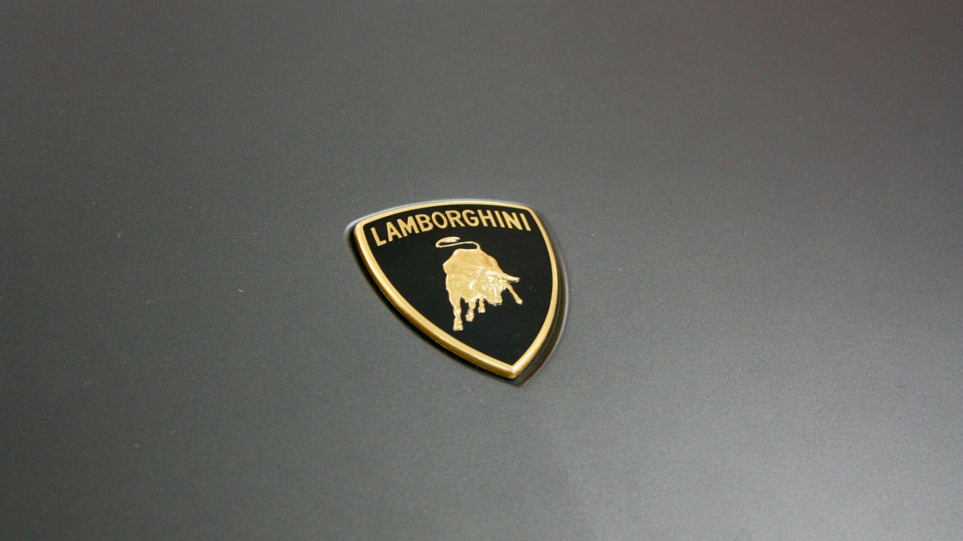 Lamborghini Logo Laptop Wallpaper 4k