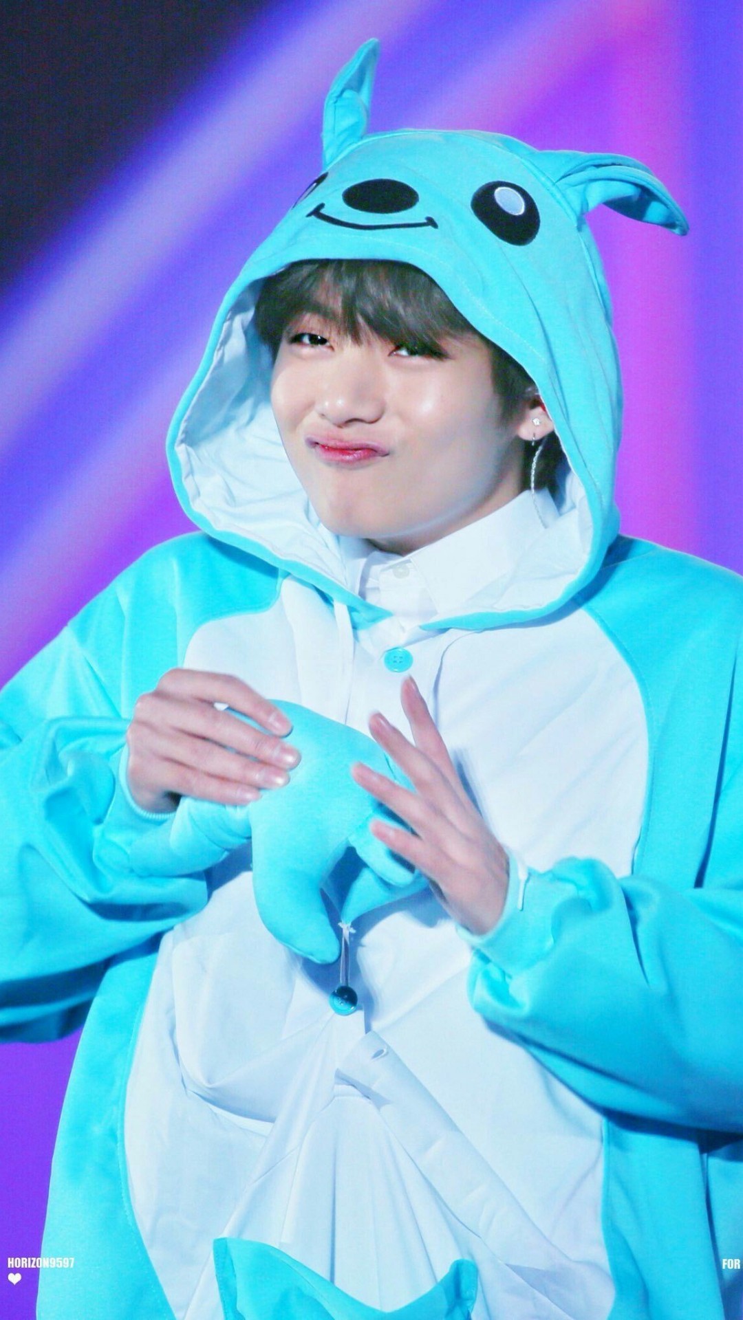 Cute BTS V Wallpaper iPhone 11