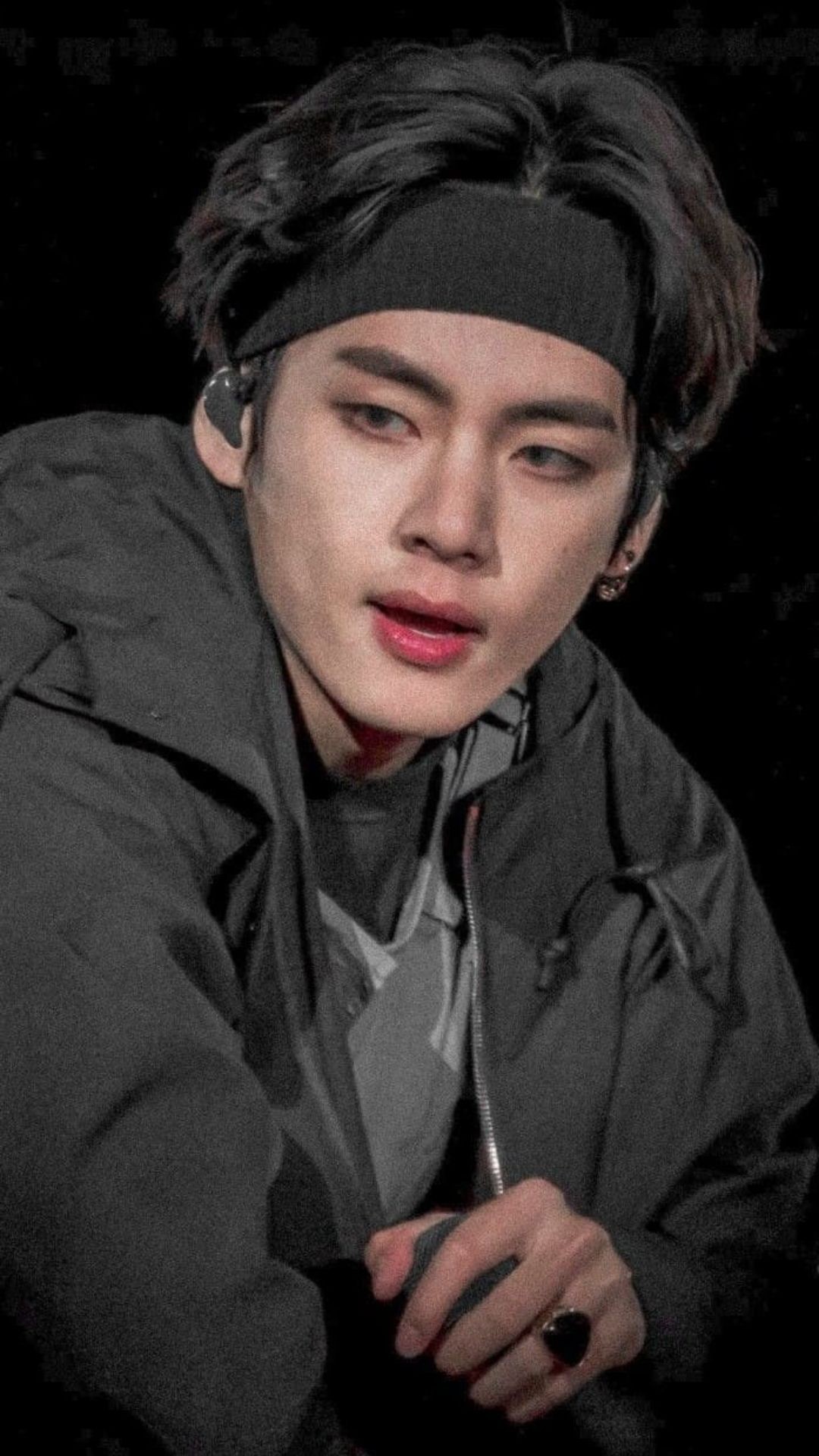 Cute BTS V iPhone Lock Screen Wallpaper