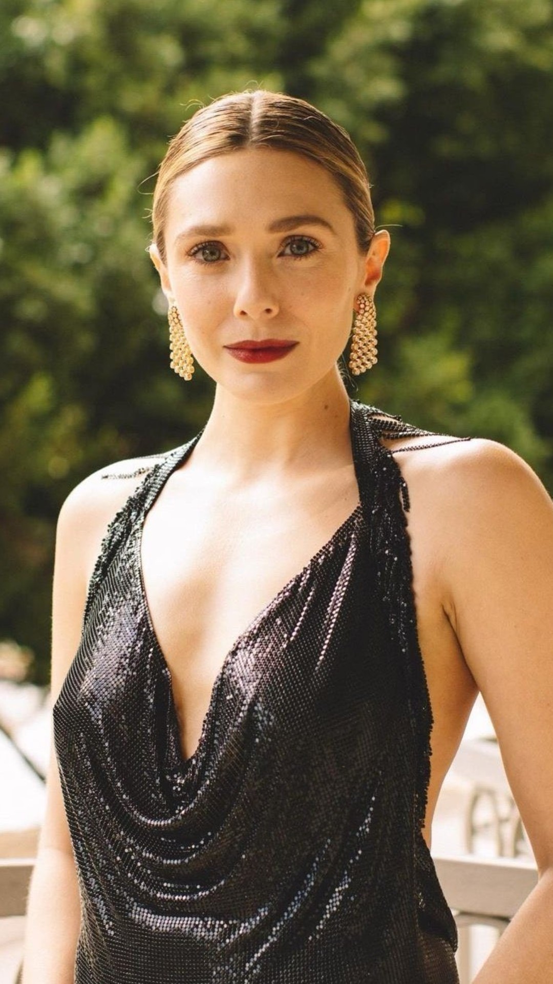Elizabeth Olsen Wallpaper For iPhone