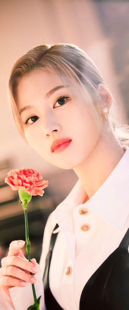 Minatozaki Sana 4k iPhone Wallpaper