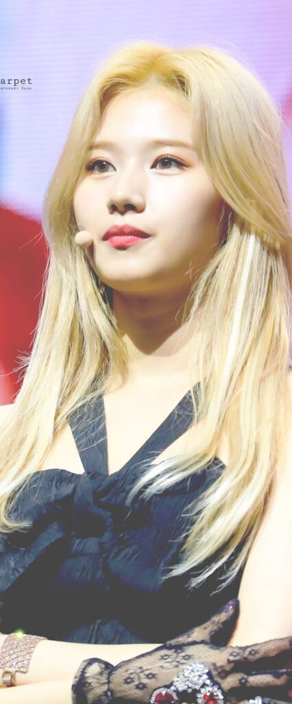 Minatozaki Sana Best iPhone Wallpaper