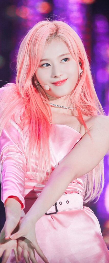 Minatozaki Sana Wallpaper 4k For iPhone