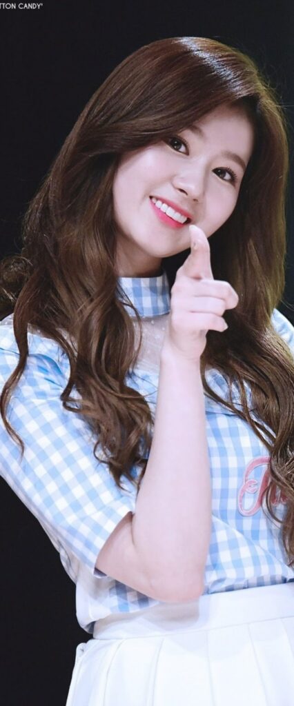 iPhone Wallpaper Minatozaki Sana