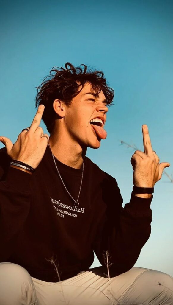 Noah Beck Wallpaper