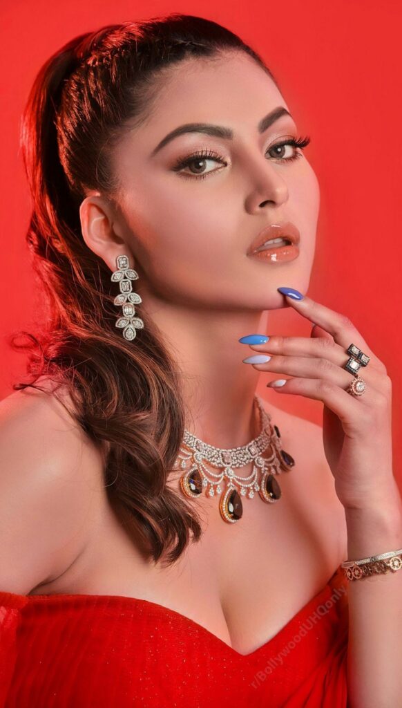Urvashi Rautela Wallpaper
