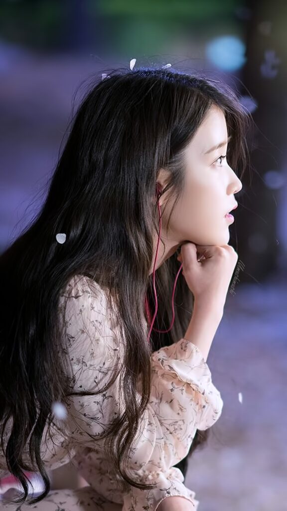 IU Wallpaper 2023