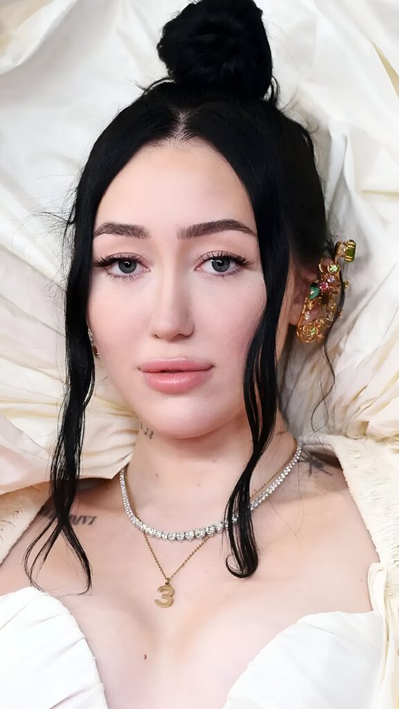 Noah Cyrus Wallpaper