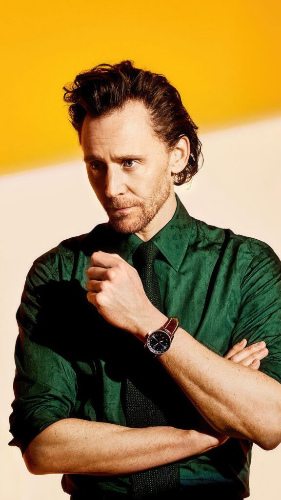 Tom Hiddleston Wallpaper